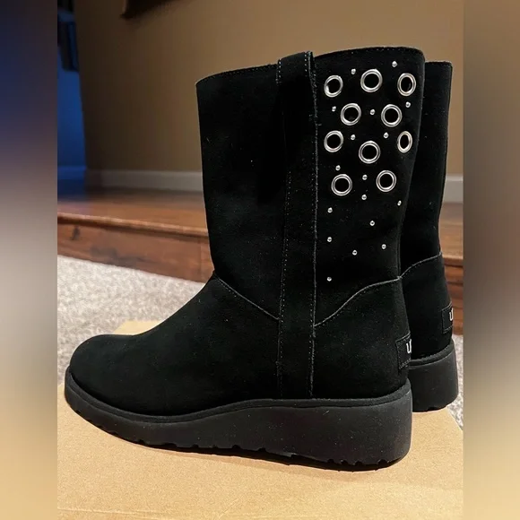UGG Madison Boots in Black - Picture 8 of 13